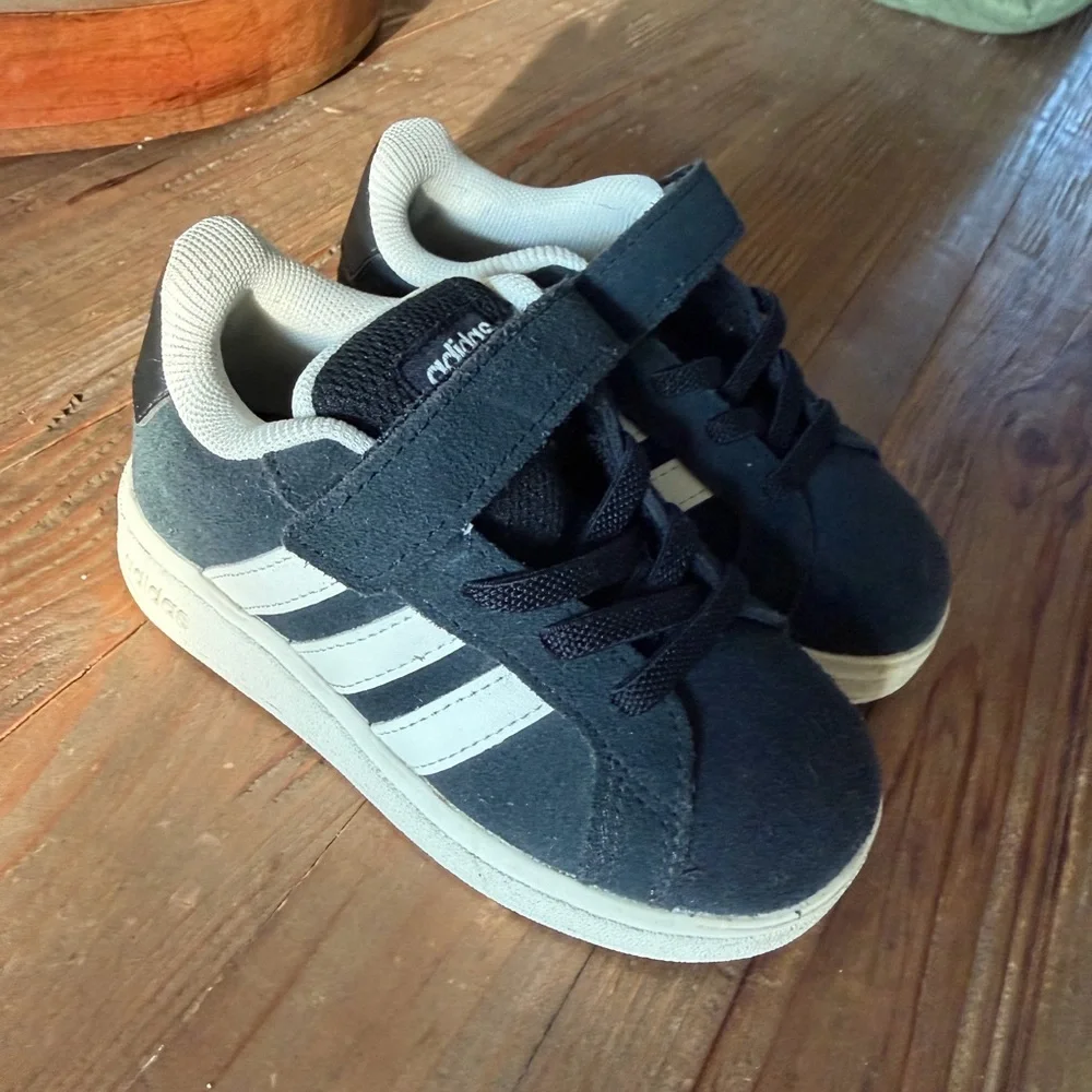 adidas Boys Grand Court 2.0 Sneakers